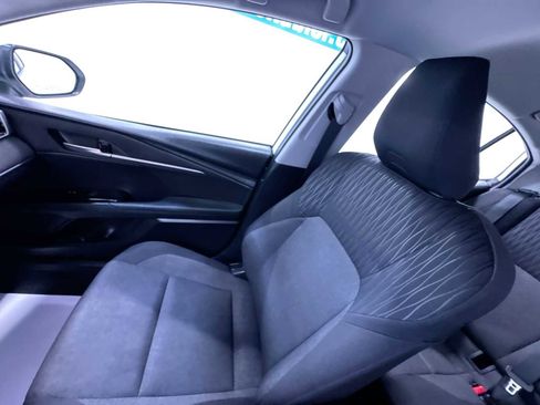 Used 2025 Toyota Camry LE image 34