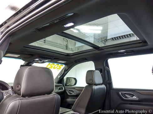 Used 2021 Chevrolet Suburban Premier AWD/4WD image 13