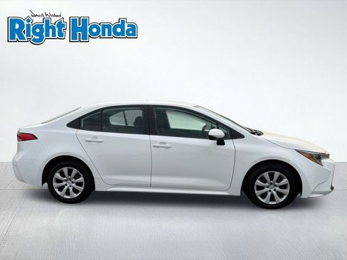Used 2024 Toyota Corolla LE FWD image 9
