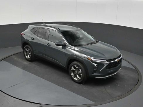 New 2026 Chevrolet Trax LT w/ Driver Confidence Package FWD image 10
