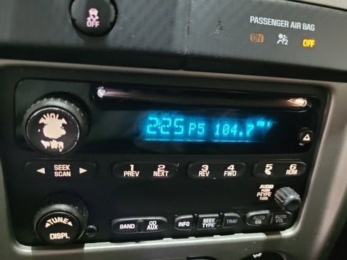 Used 2012 GMC Canyon SLE image 25