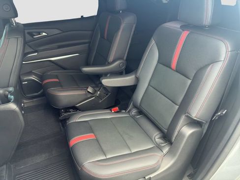 Used 2024 Chevrolet Traverse RS w/ LPO, Floor Liner Package AWD/4WD image 13