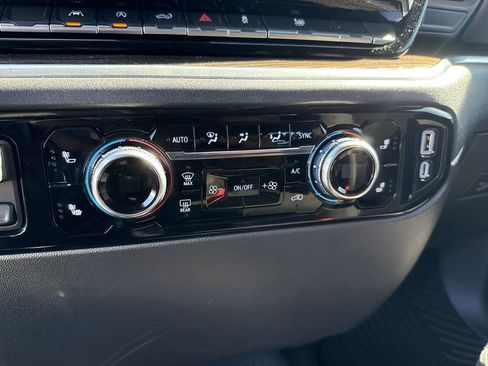 Used 2025 GMC Sierra 1500 Elevation image 29