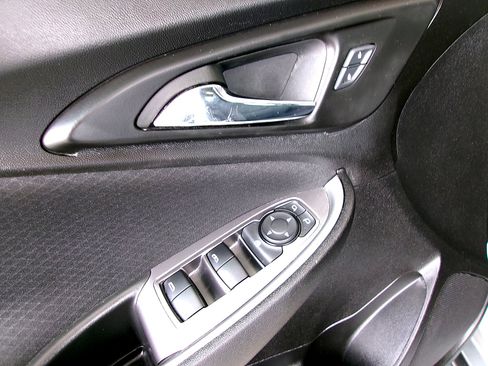 Used 2024 Chevrolet Malibu LT FWD image 12