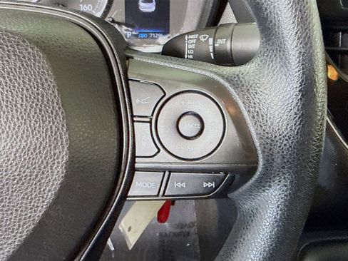 Used 2022 Toyota Corolla LE FWD image 15