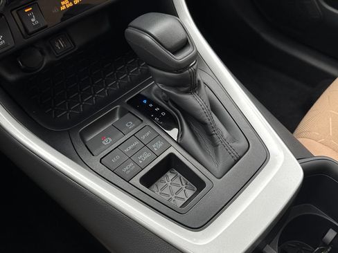 New 2025 Toyota RAV4 XLE image 21