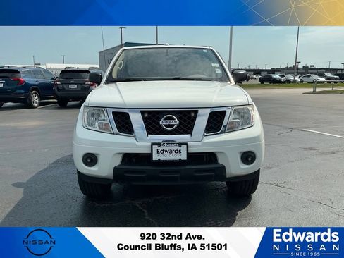 Used 2016 Nissan Frontier SV AWD/4WD image 3