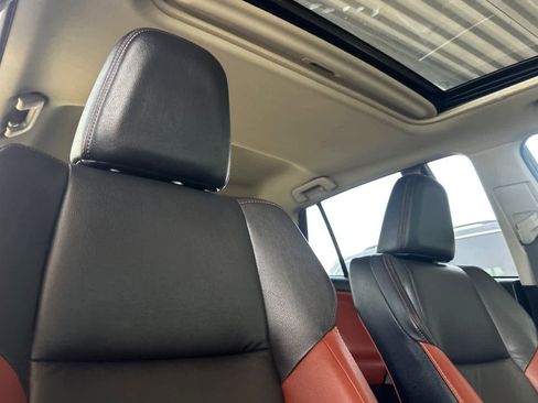Used 2015 Toyota RAV4 Limited w/ Technology Package AWD/4WD image 17