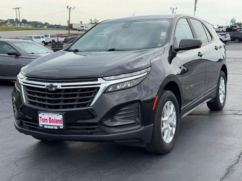 Used 2022 Chevrolet Equinox LS w/ LS Convenience Package AWD/4WD image 8