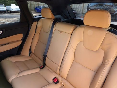 Certified 2023 Volvo XC60 B5 Ultimate w/ Climate Package image 23