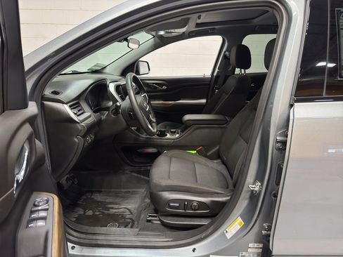 Used 2023 GMC Acadia SLE w/ Infotainment Package image 15