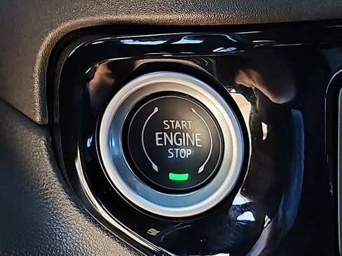 Used 2022 Chevrolet Silverado 1500 LTZ image 27