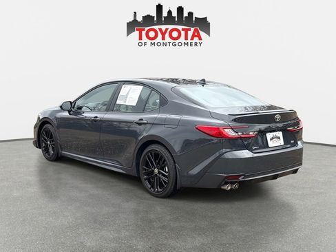 Used 2025 Toyota Camry SE image 5