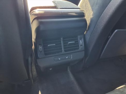 Used 2020 Land Rover Range Rover Evoque R-Dynamic SE image 14