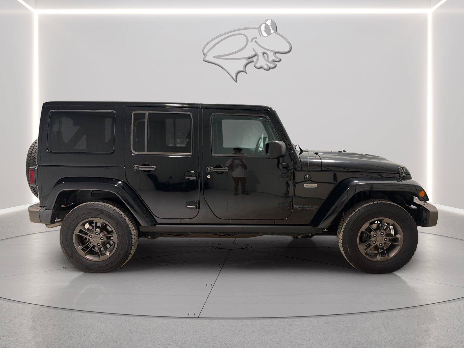 Used 2016 Jeep Wrangler Unlimited Sahara AWD/4WD image 6