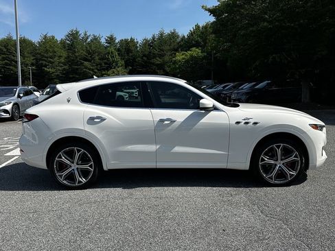 Used 2023 Maserati Levante GT AWD/4WD image 8