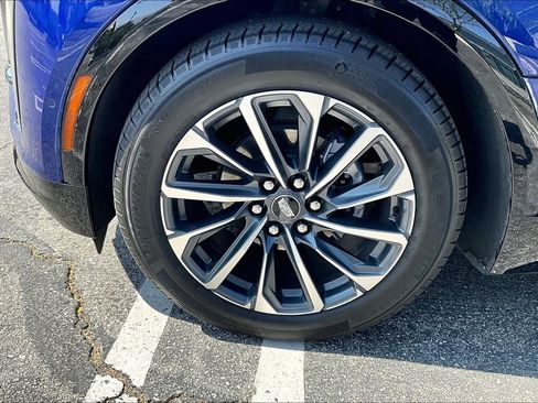 Used 2025 Cadillac Lyriq Sport AWD/4WD image 12