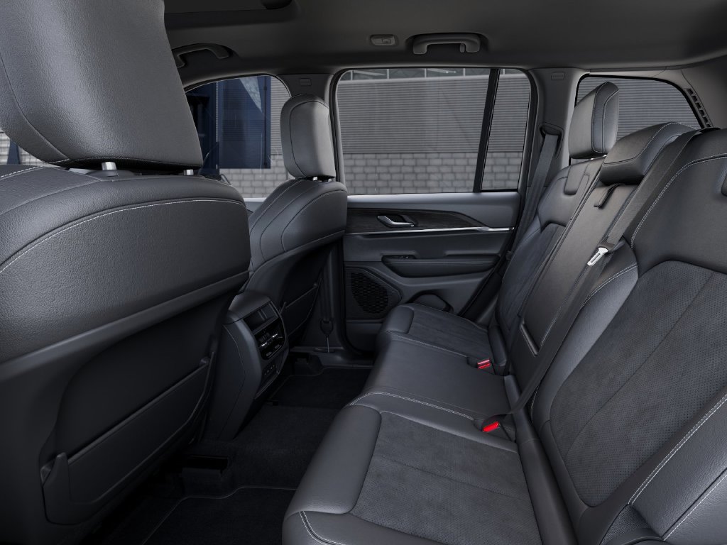 New 2026 Jeep Grand Cherokee Altitude AWD/4WD image 23