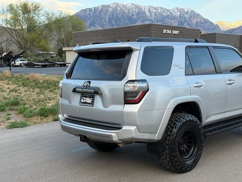 Used 2021 Toyota 4Runner TRD Off-Road image 10