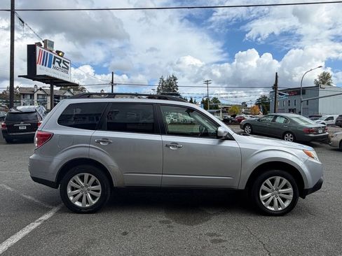 Used 2012 Subaru Forester 2.5X Premium AWD/4WD image 6