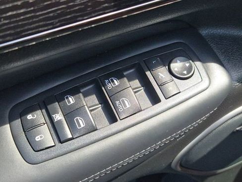 Used 2020 Jeep Grand Cherokee High Altitude AWD/4WD image 19