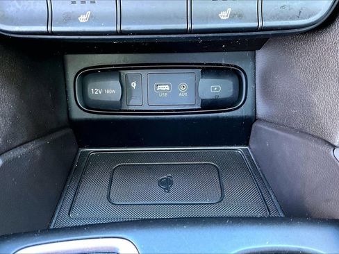 Used 2020 Hyundai Santa Fe SEL w/ Convenience + Premium Package image 17