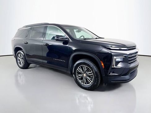 Used 2025 Chevrolet Traverse LT image 25