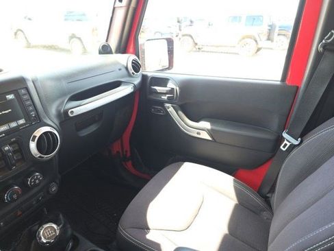 Used 2013 Jeep Wrangler Unlimited Rubicon w/ Dual Top Group AWD/4WD image 24