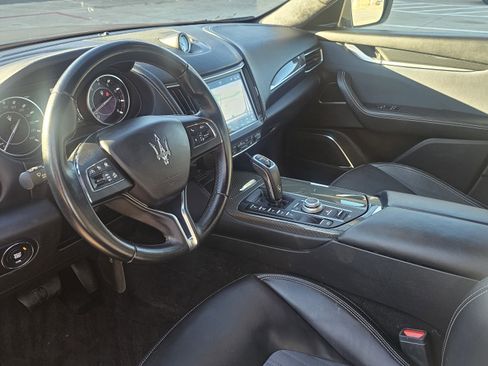 Used 2021 Maserati Levante GranLusso image 26