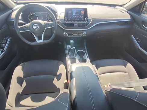 Used 2023 Nissan Altima 2.5 SV image 5