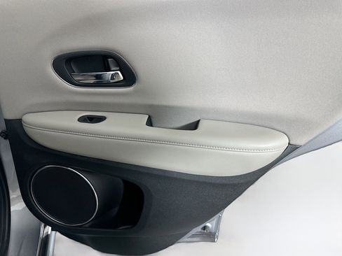 Used 2018 Honda HR-V EX image 28