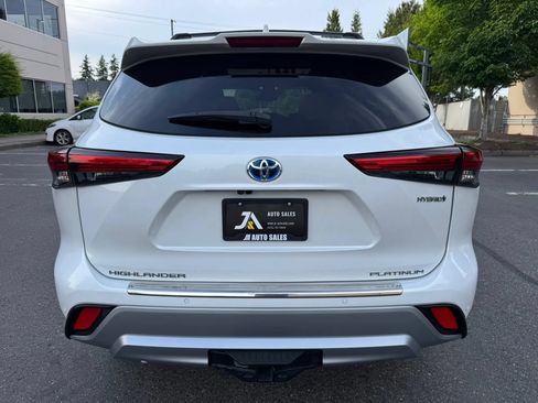 Used 2023 Toyota Highlander Platinum AWD/4WD image 9