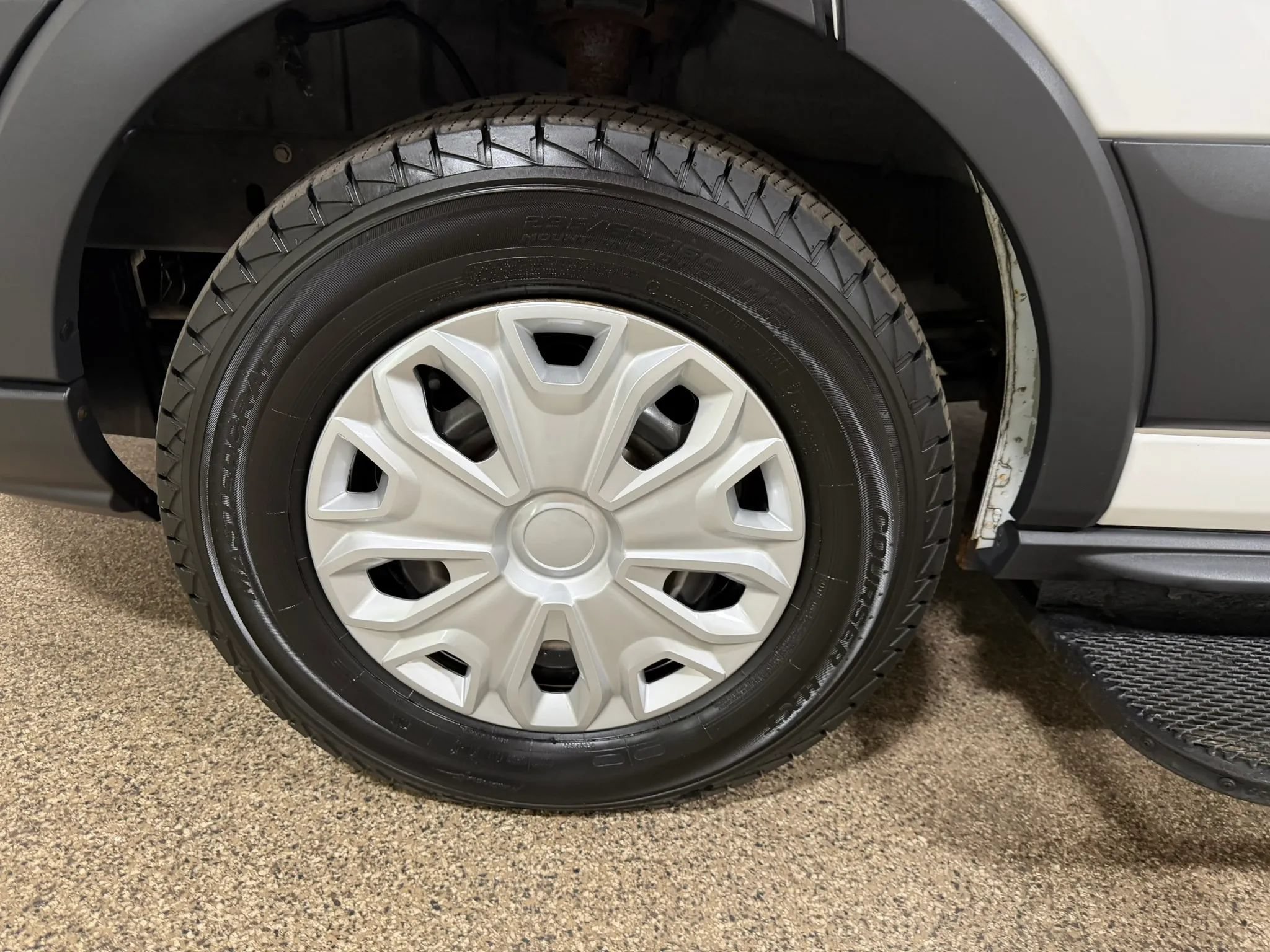 Used 2015 Ford Transit 150 XL RWD image 54