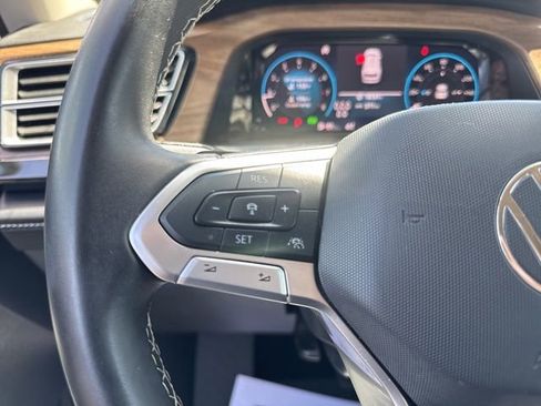 Used 2024 Volkswagen Atlas SE AWD/4WD image 19