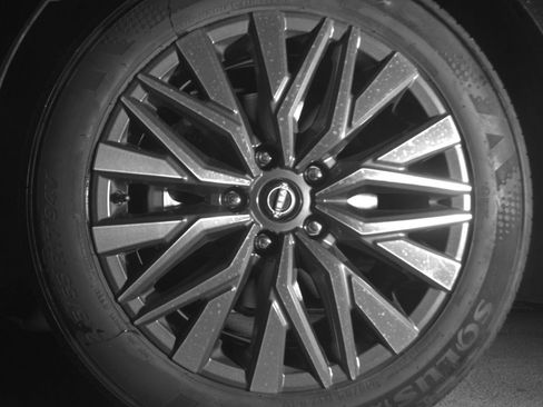 Used 2025 Nissan Altima 2.5 SV FWD image 15