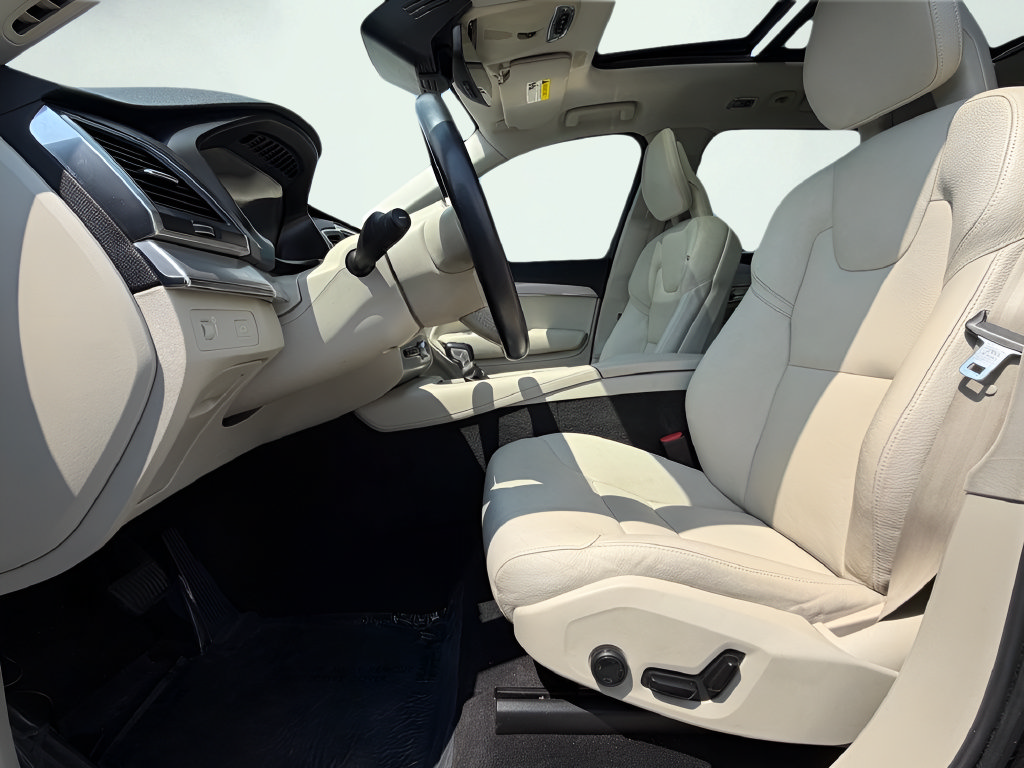 Used 2018 Volvo XC90 T5 Momentum w/ Convenience Package AWD/4WD image 15