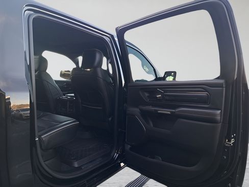 Used 2022 RAM 1500 Limited w/ Body-Colour Bumper Group AWD/4WD image 14