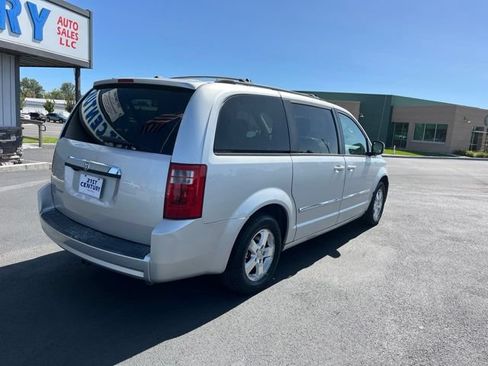Used 2008 Dodge Grand Caravan SXT w/ Entertainment Group 2 FWD image 12