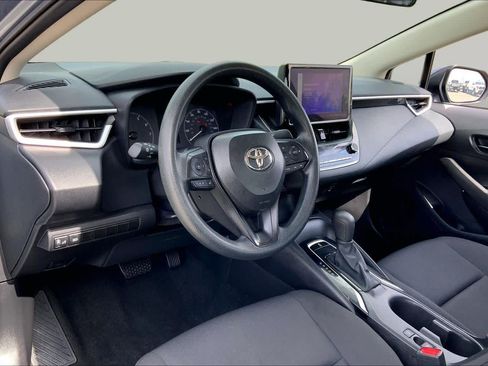 Used 2025 Toyota Corolla LE FWD image 17