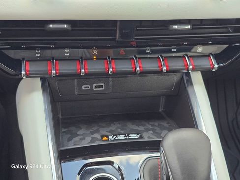 Used 2024 GMC Canyon AT4X image 29