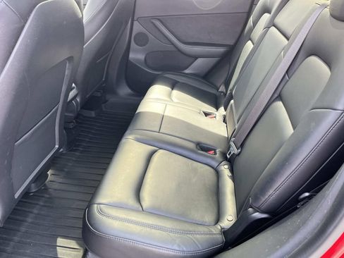 Used 2021 Tesla Model Y Long Range image 19