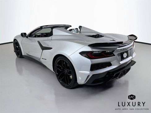 Used 2026 Chevrolet Corvette Z06 RWD image 8