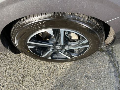 Used 2025 Nissan Sentra SV image 30