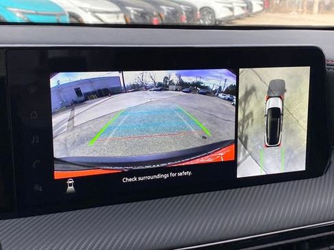 Certified 2025 Nissan Kicks SR image 25