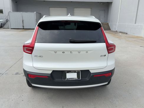 Certified 2025 Volvo XC40 B5 Plus image 10
