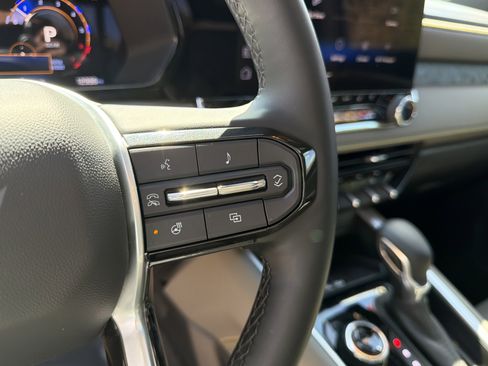 Used 2025 Chevrolet Colorado ZR2 w/ Technology Package image 25