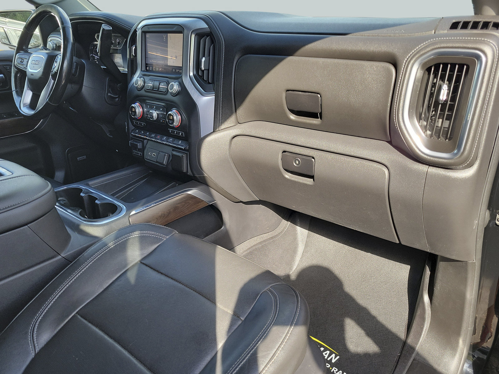 Used 2019 GMC Sierra 1500 SLT w/ SLT Premium Plus Package AWD/4WD image 38