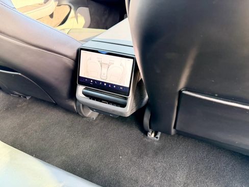 Used 2024 Tesla Model 3 Standard Range RWD image 16