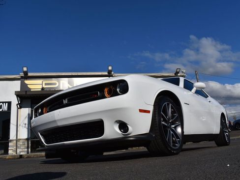 Used 2022 Dodge Challenger R/T image 11