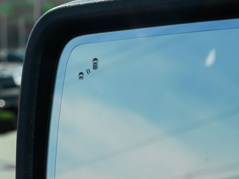 Used 2025 Ford F150 Lariat AWD/4WD image 22